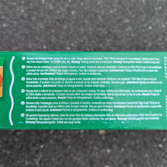 Melissa & Doug Gingerbread House Wooden Playset 38 Pieces Building Christmas NEW - Picture 9 of 15